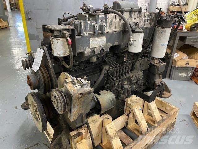 Komatsu SA6D125E-2 Engines