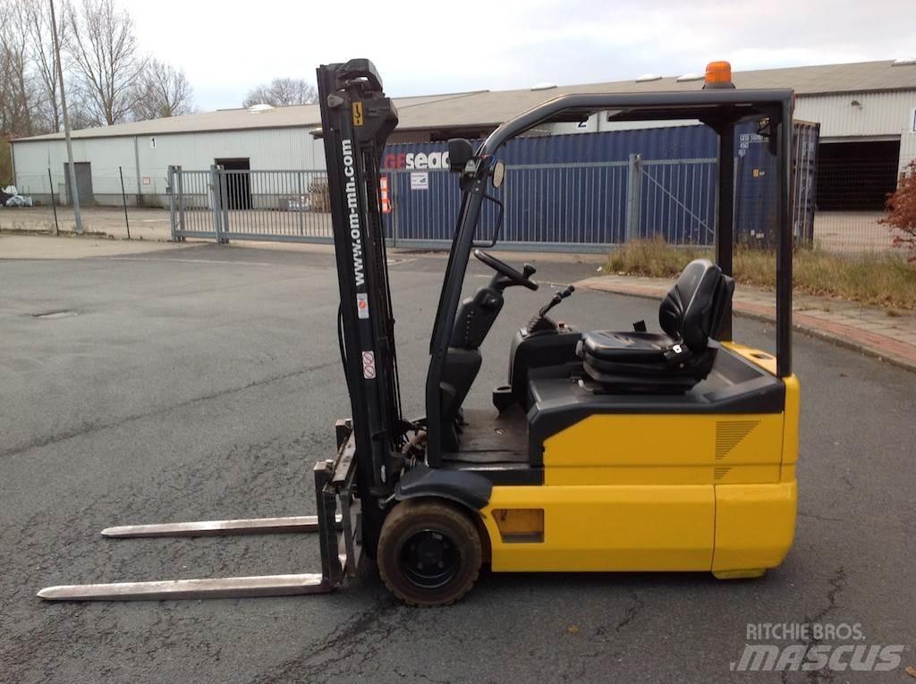 OM XE 18 3ac Electric Forklifts
