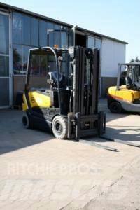 OM XE 30 ac Electric Forklifts