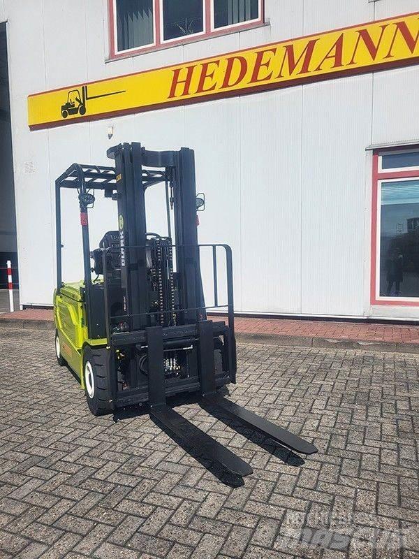 Clark GEX30L Electric Forklifts