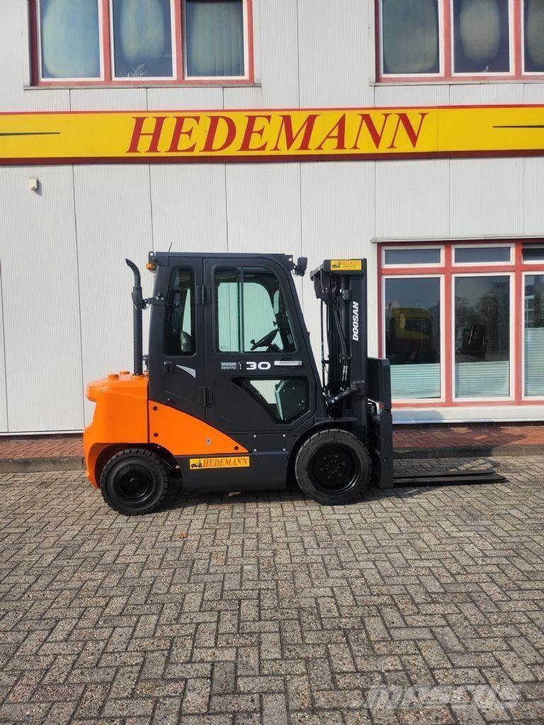 Doosan D30S-7 Diesel Forklifts