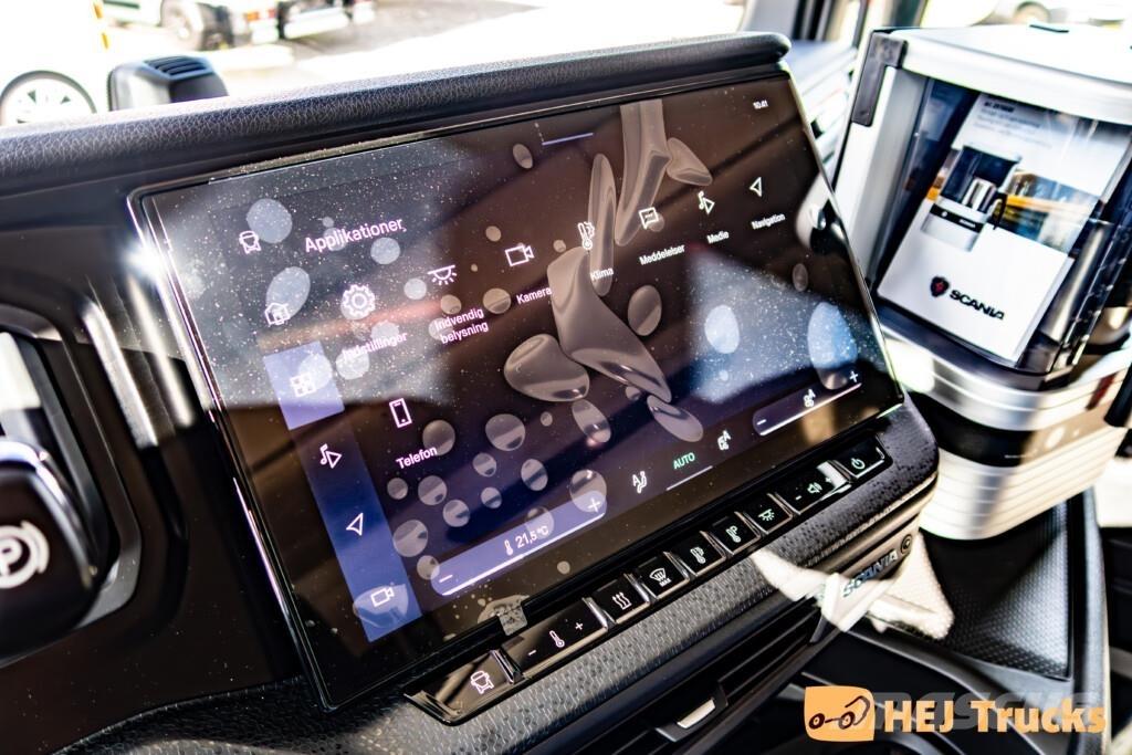 Scania R530 A6x2NB Conventional Trucks / Tractor Trucks