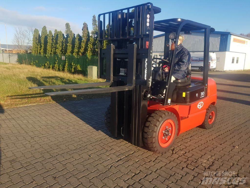 EP EFL302 Electric Forklifts