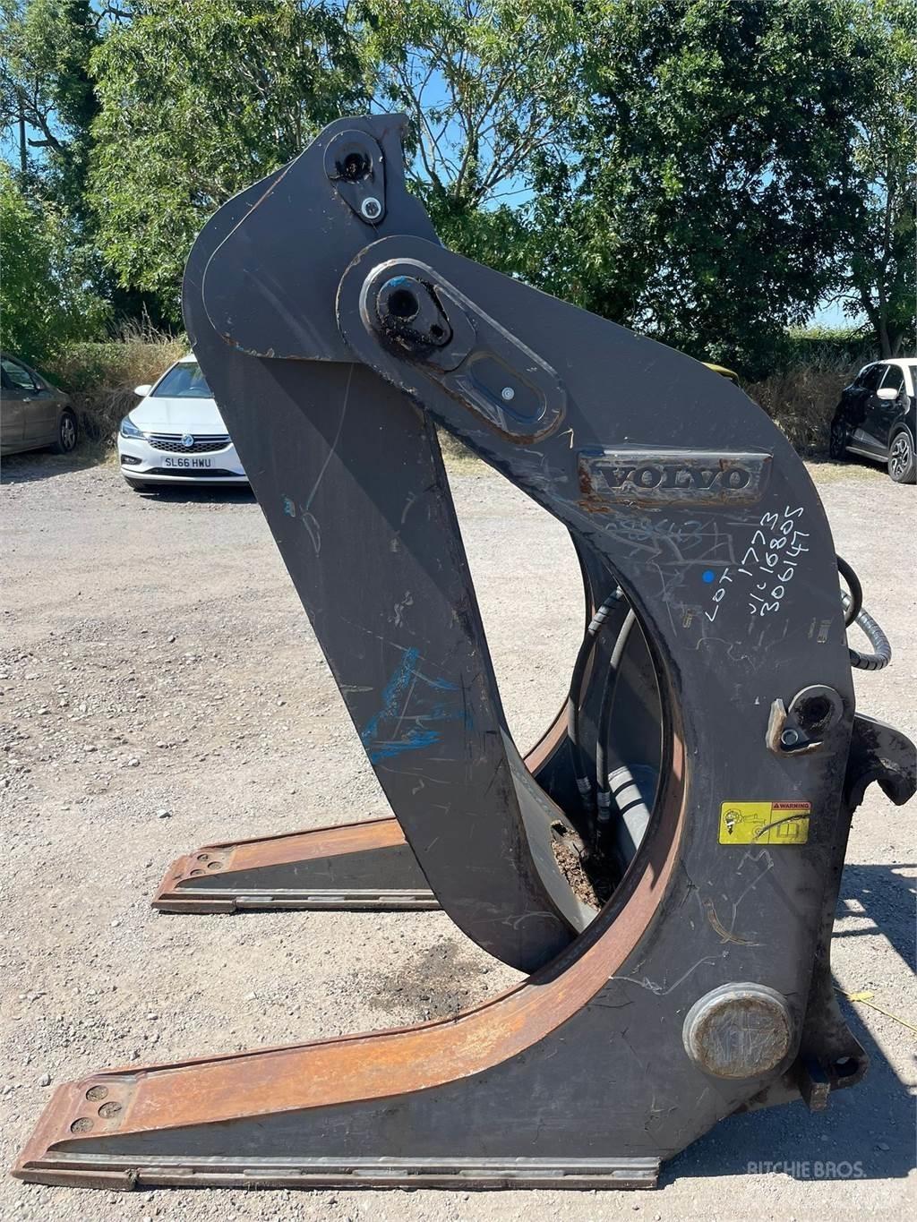 Volvo log grab Other