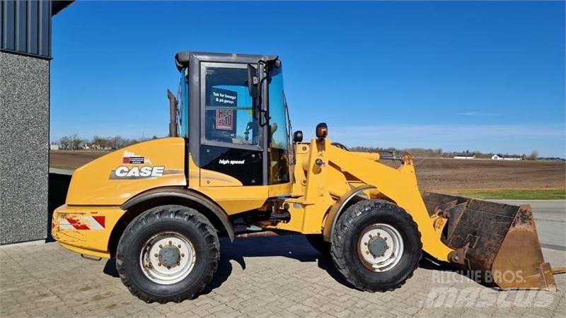 CASE 321D Wheel Loaders
