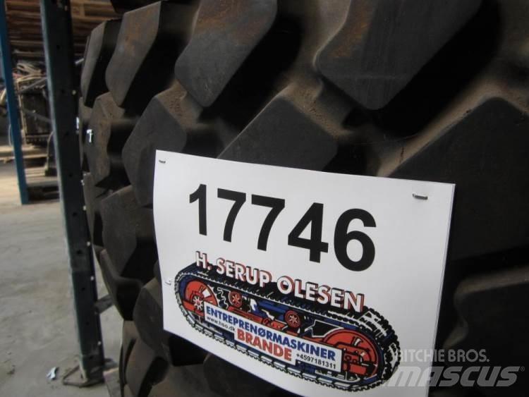  13.00R20 dæk - 1 stk. Tires, wheels and rims
