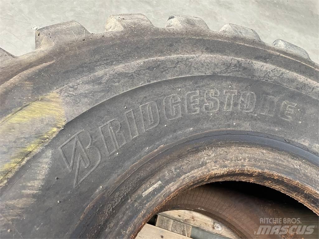  23.5xR25 Bridgestone dæk Tires, wheels and rims