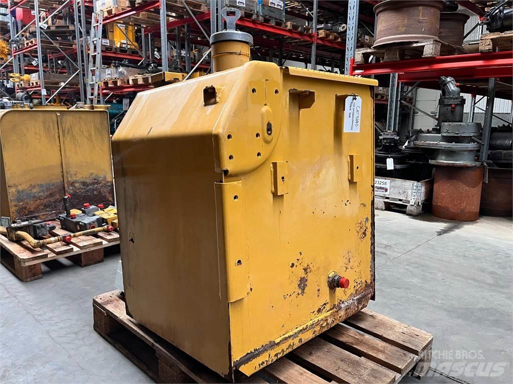CAT 323D brændstoftank Other
