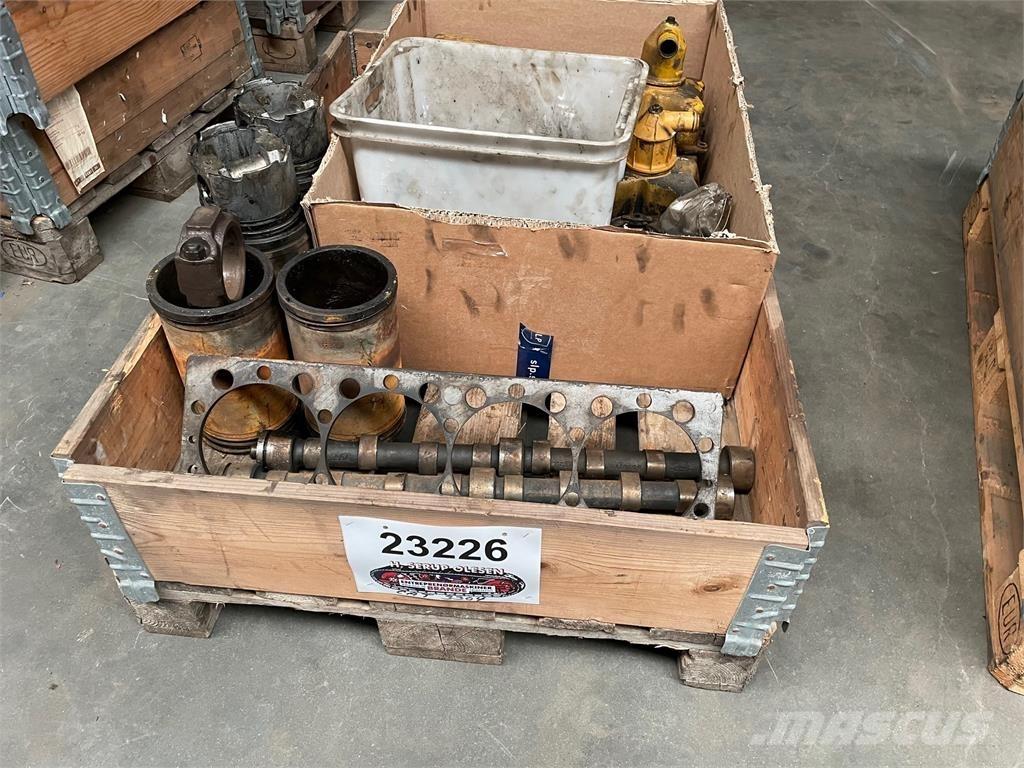  Diverse dele ex. Cat 3304 Engines