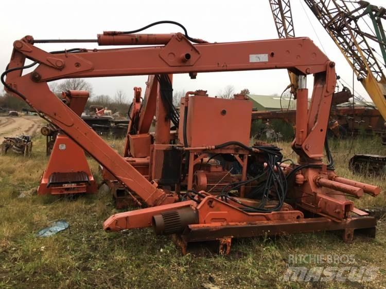 Hiab 670 Mobile and all terrain cranes