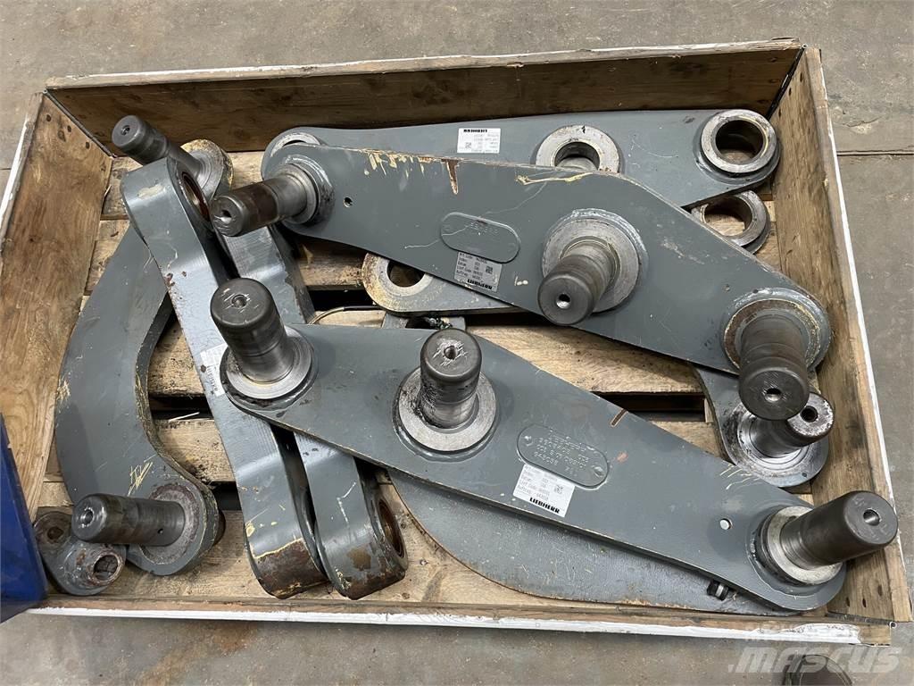 Liebherr L542 Link Arm Other
