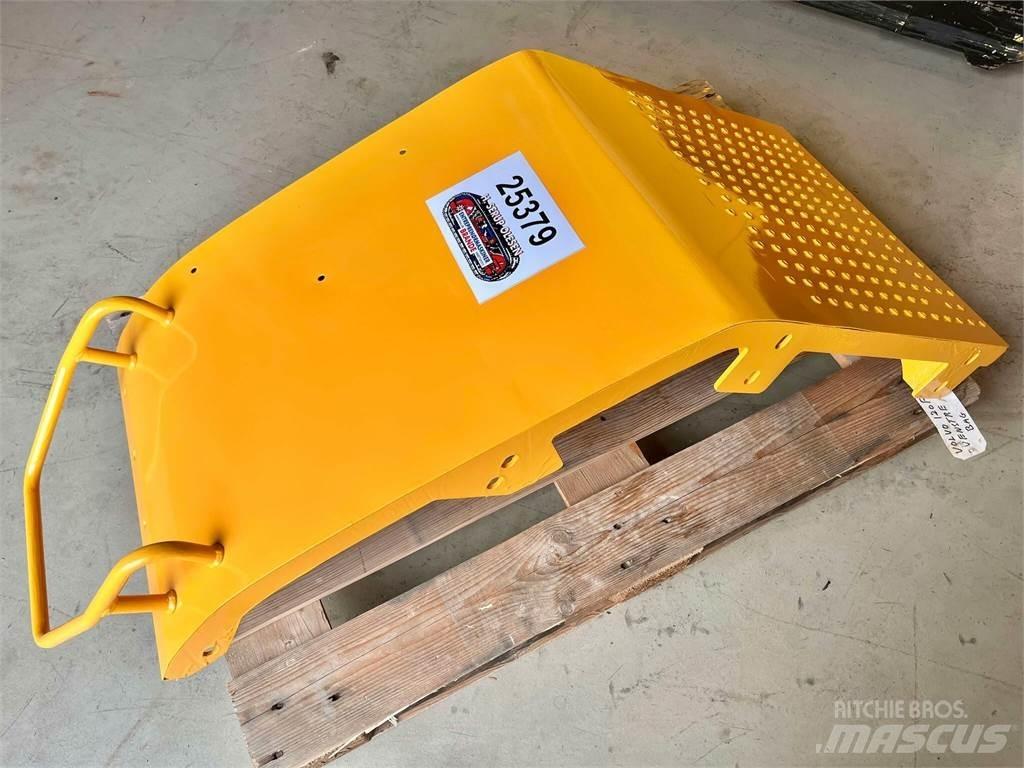 Volvo L120F bagskærm Other