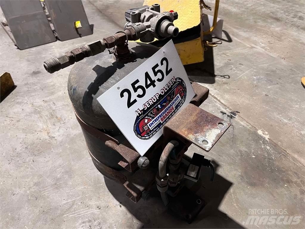 Volvo L120F lufttank Other