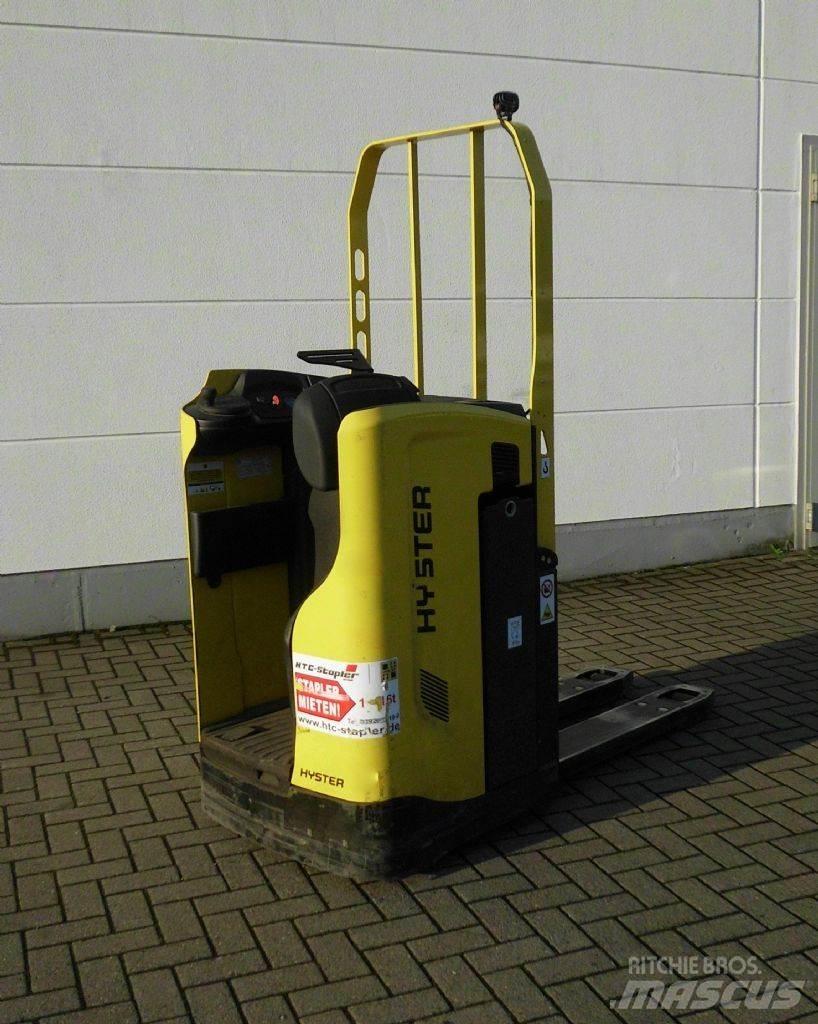 Hyster RP2.0N Self Propelled Stackers