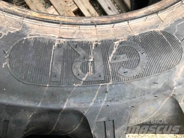  Rear Tyres Tires, wheels and rims