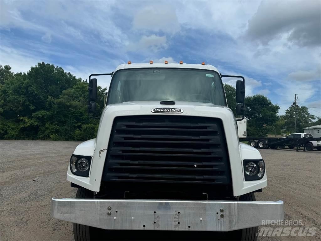 Freightliner 108SD Work Trucks / Municipal