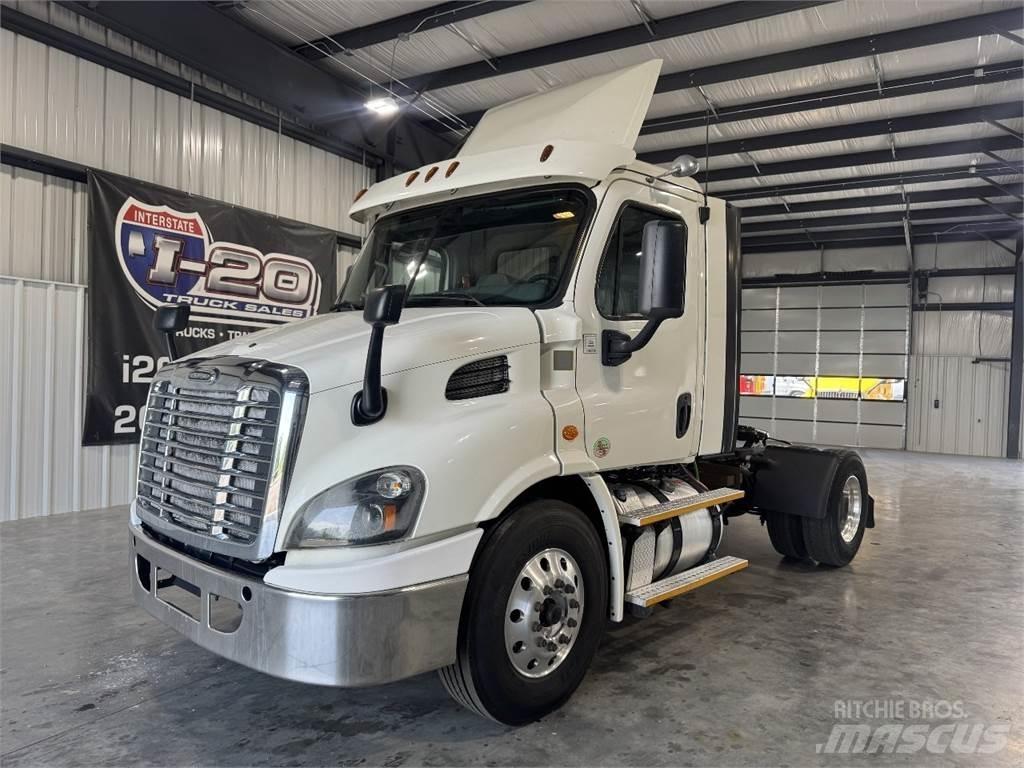 Freightliner CA113 Conventional Trucks / Tractor Trucks