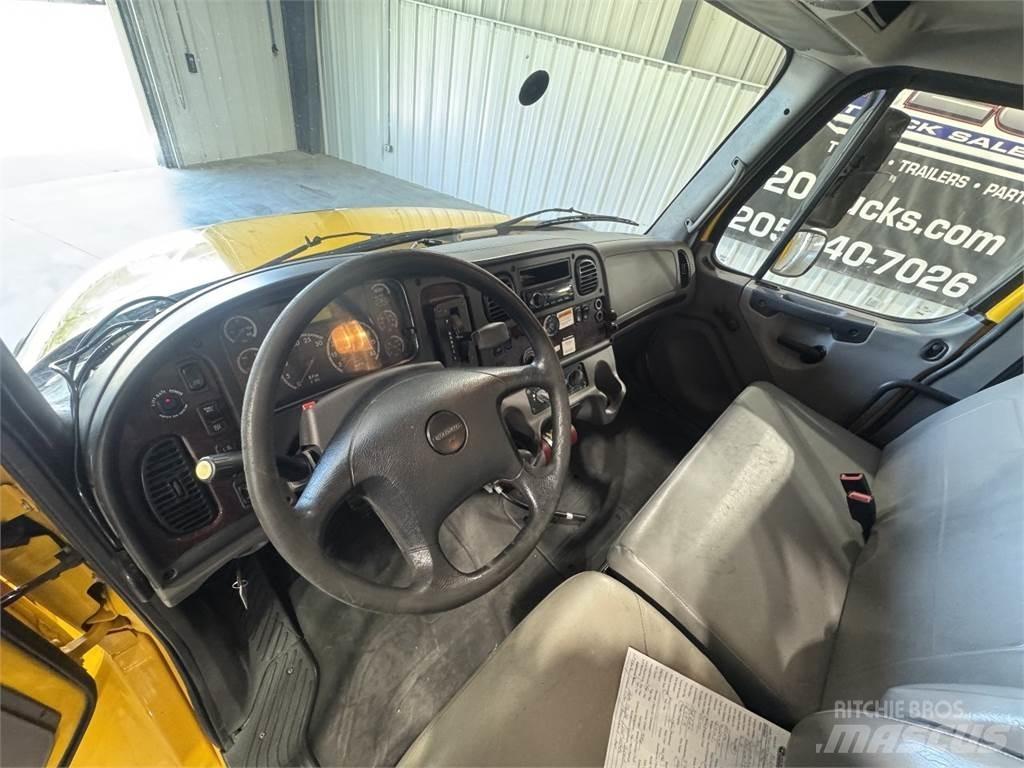 Freightliner M2 106 Box trucks