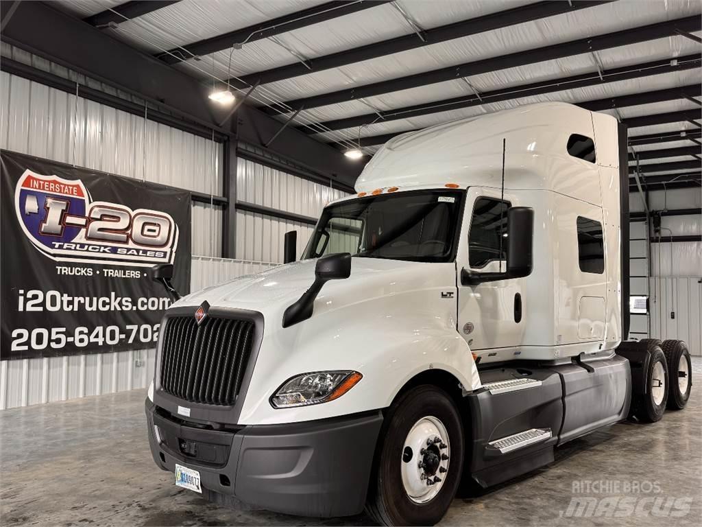 International LT625 Conventional Trucks / Tractor Trucks
