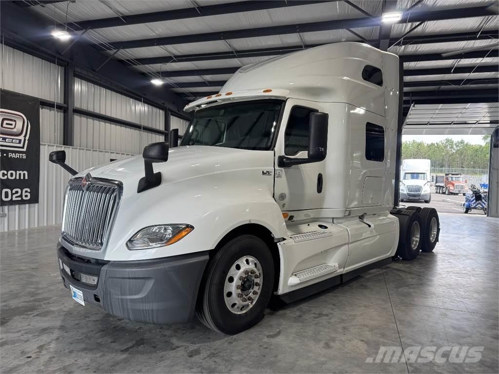 International LT625 Conventional Trucks / Tractor Trucks