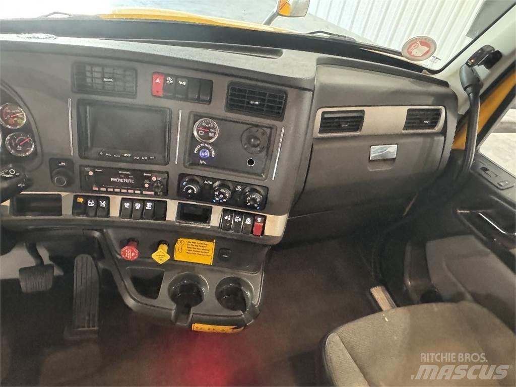 Kenworth T680 Conventional Trucks / Tractor Trucks