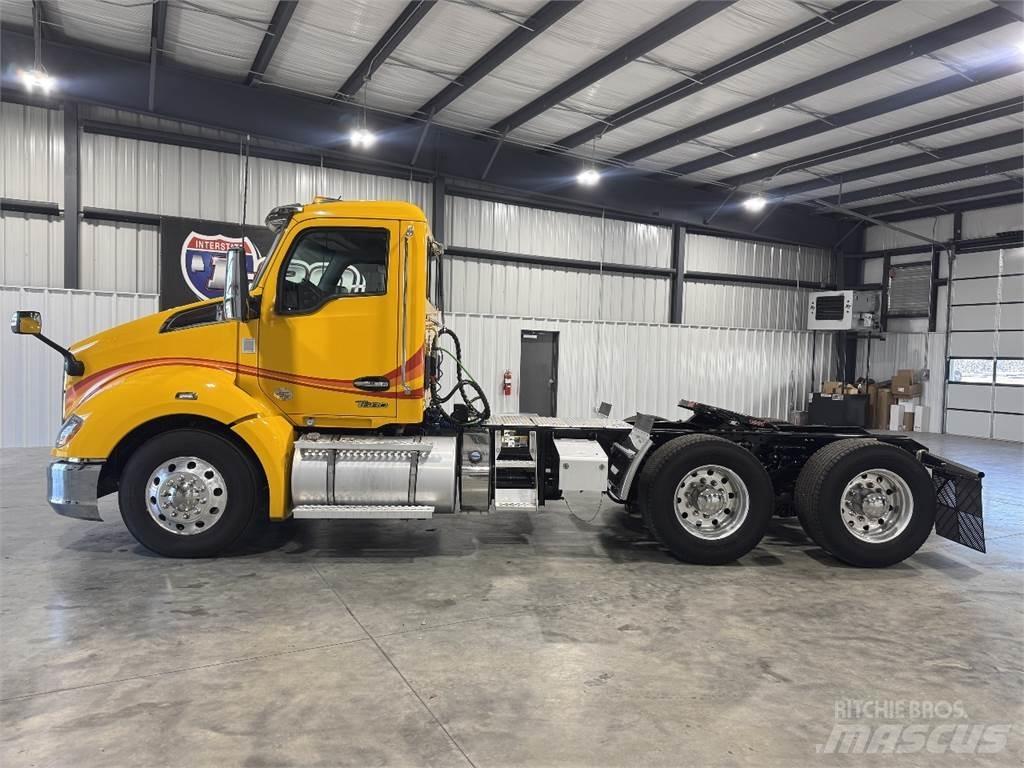 Kenworth T680 Conventional Trucks / Tractor Trucks