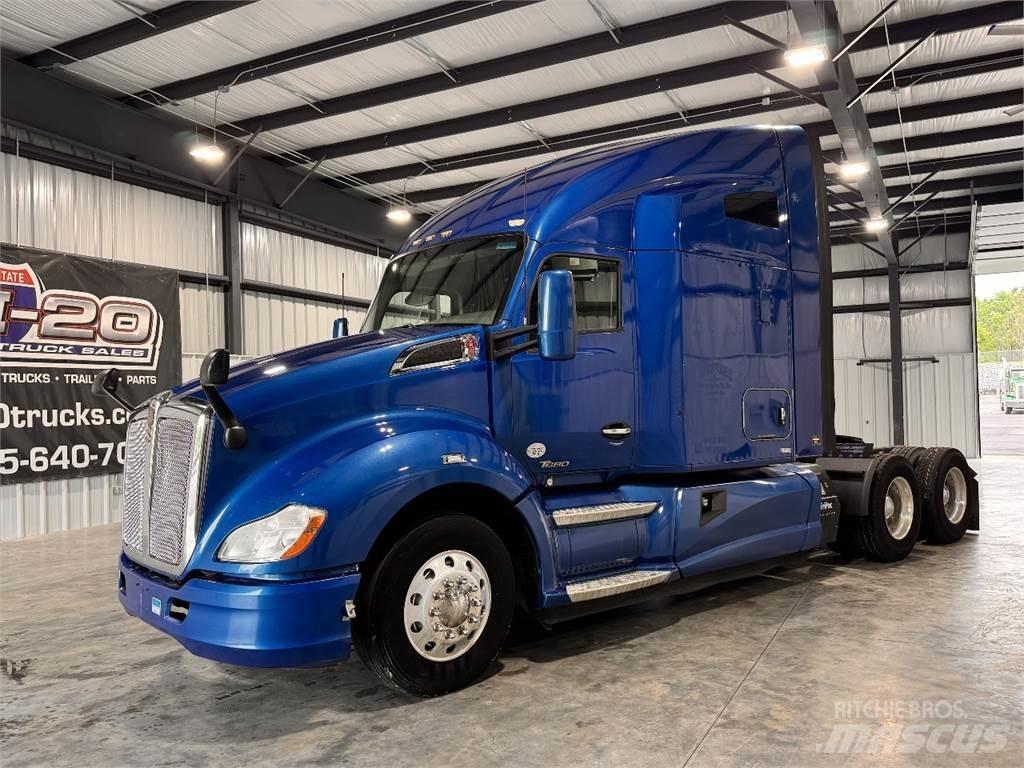 Kenworth T680 Conventional Trucks / Tractor Trucks