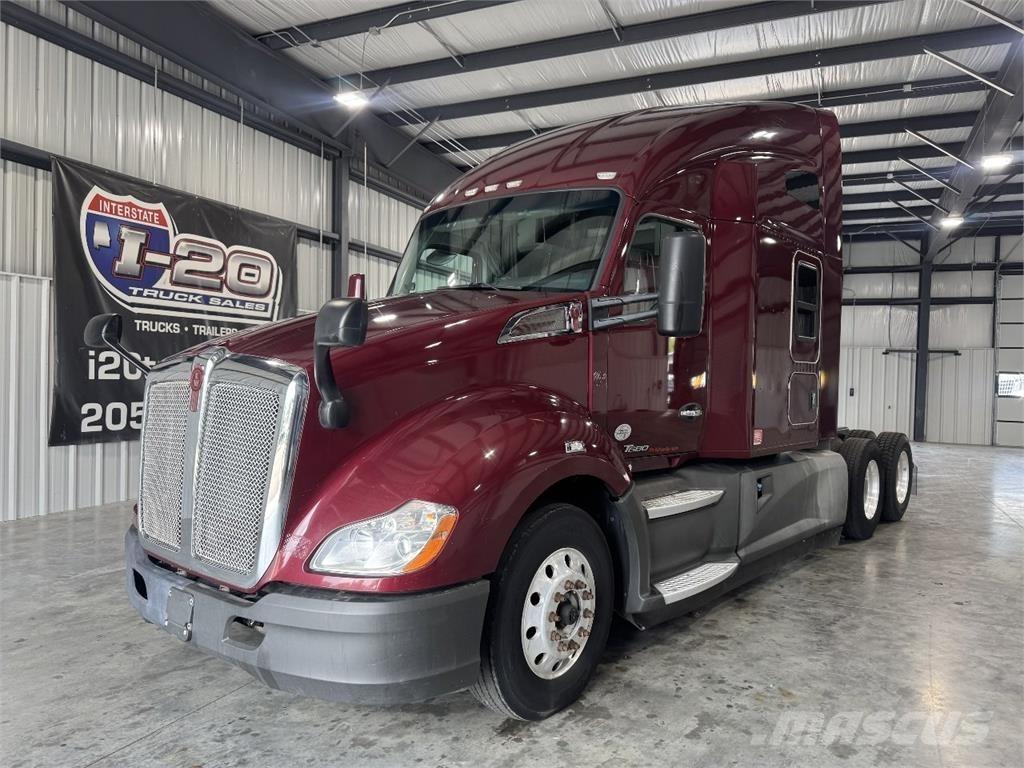 Kenworth T680 Conventional Trucks / Tractor Trucks