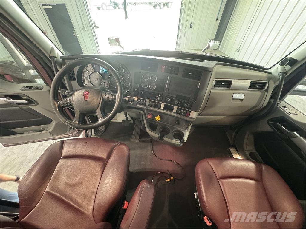 Kenworth T680 Conventional Trucks / Tractor Trucks