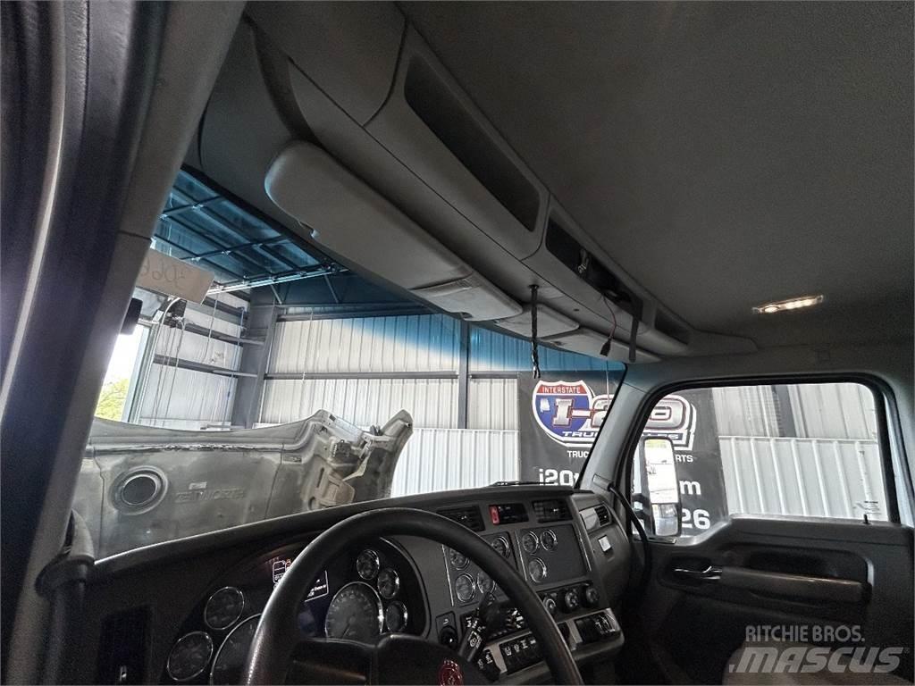 Kenworth T880 Conventional Trucks / Tractor Trucks
