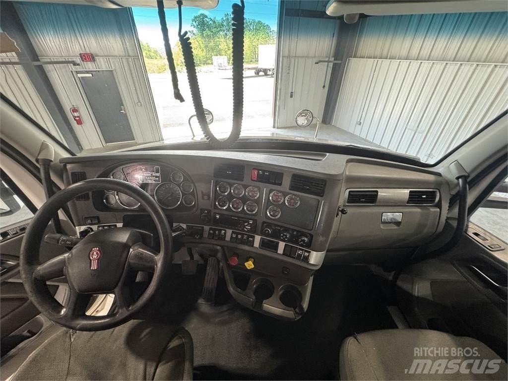 Kenworth T880 Conventional Trucks / Tractor Trucks