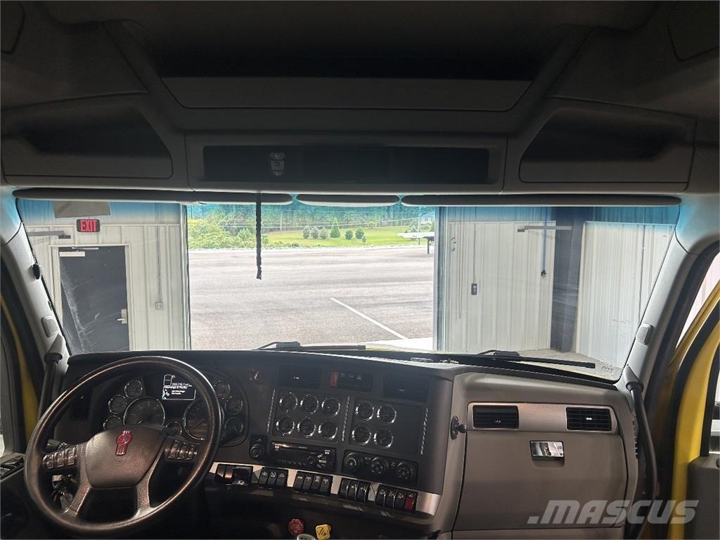 Kenworth T880 Conventional Trucks / Tractor Trucks
