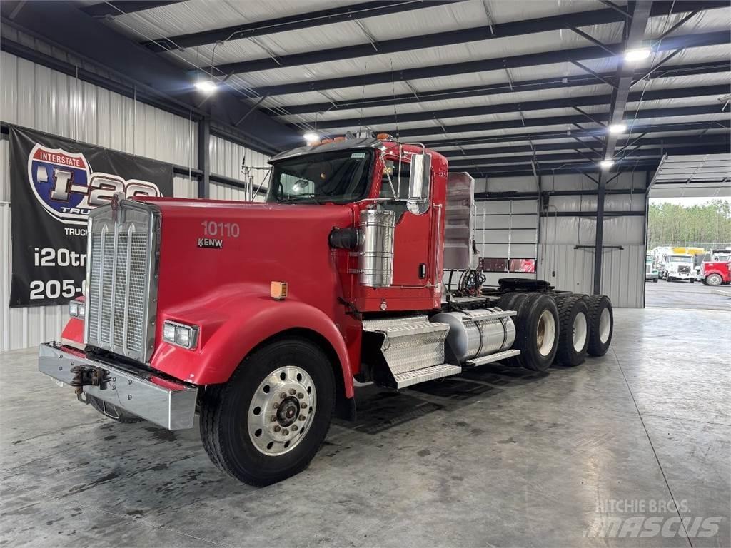 Kenworth W900 Conventional Trucks / Tractor Trucks