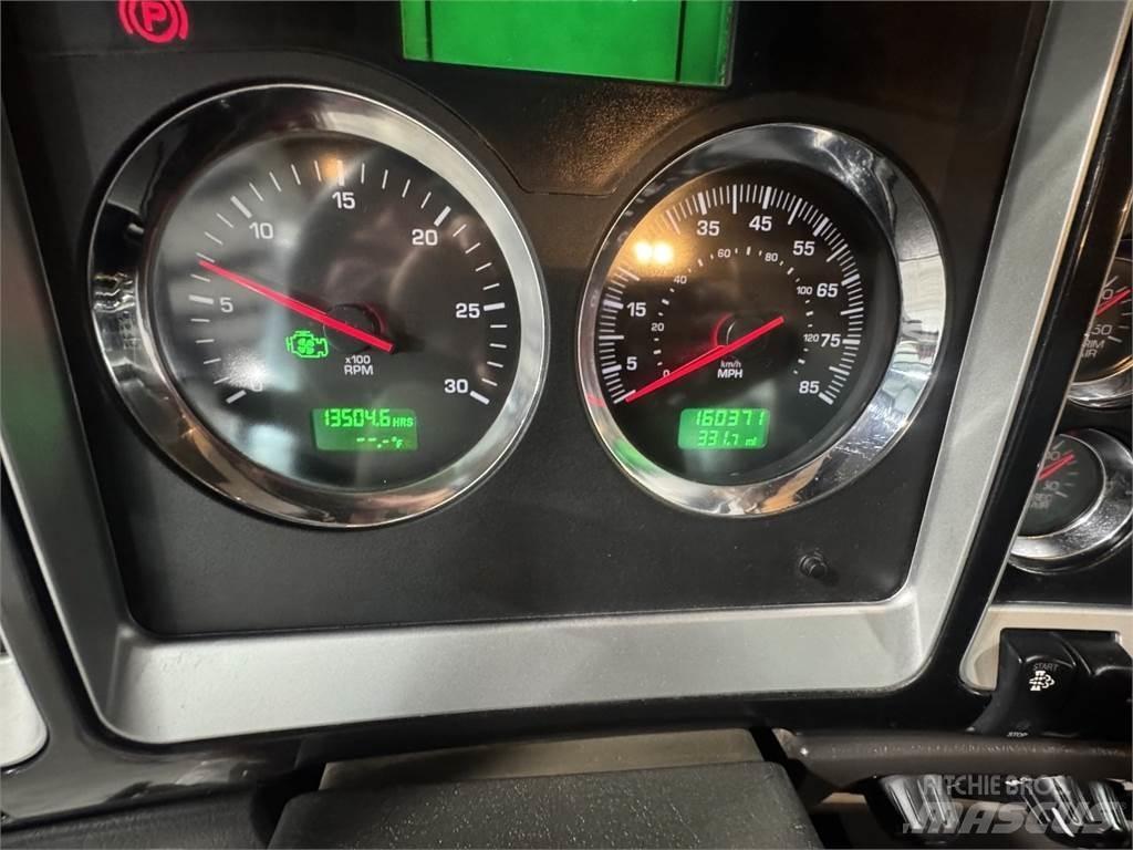 Kenworth W900 Conventional Trucks / Tractor Trucks