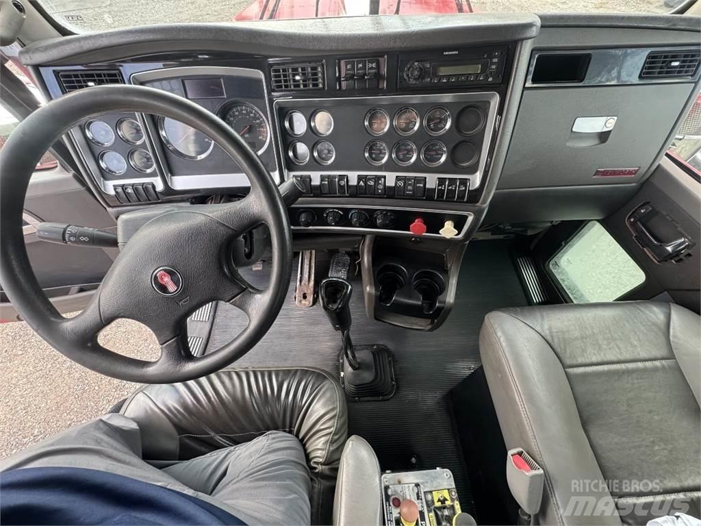 Kenworth W900L Conventional Trucks / Tractor Trucks