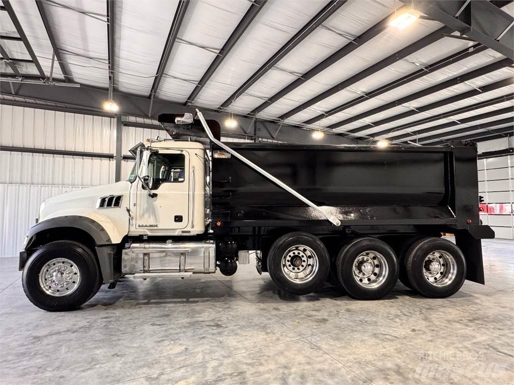 Mack GU713 Dump Trucks