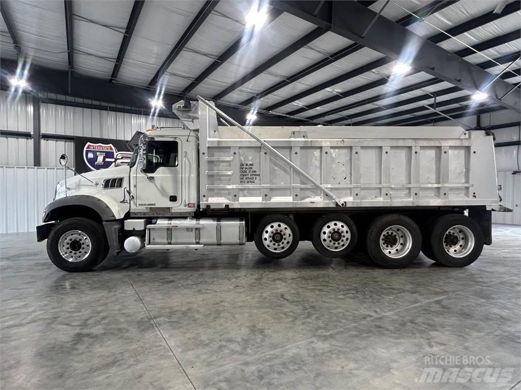 Mack GU713 Dump Trucks