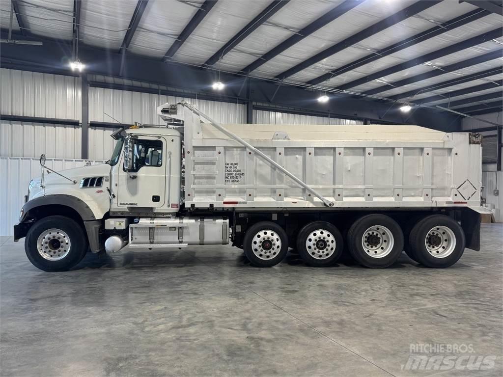 Mack GU713 Dump Trucks