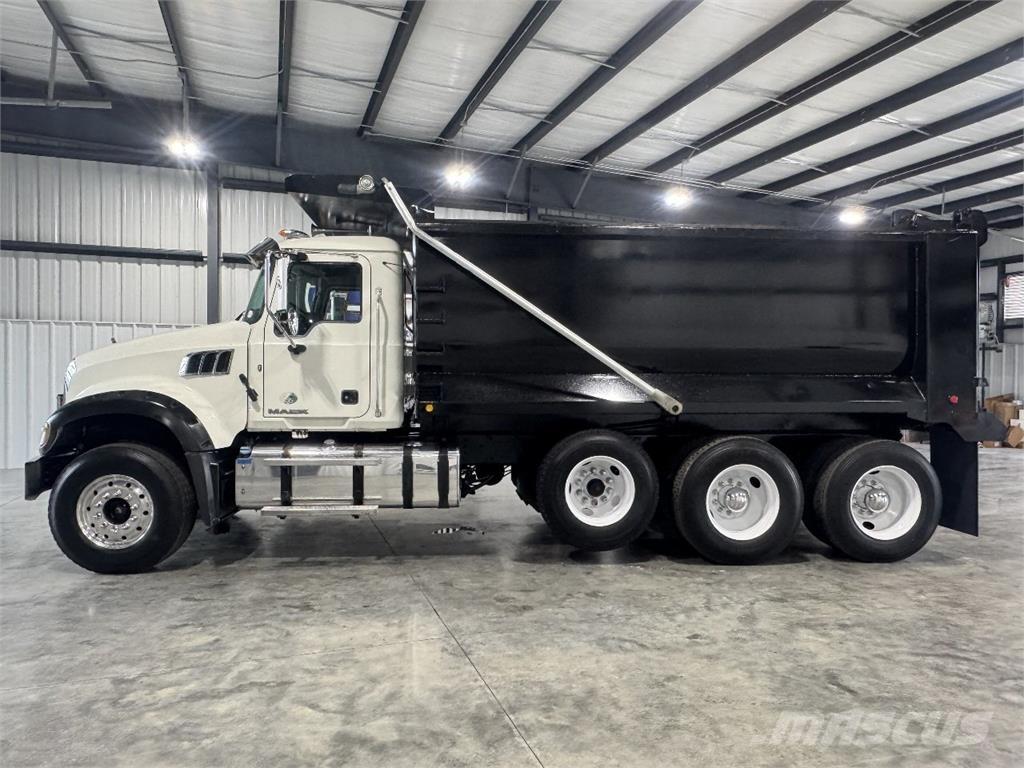 Mack GU713 Dump Trucks