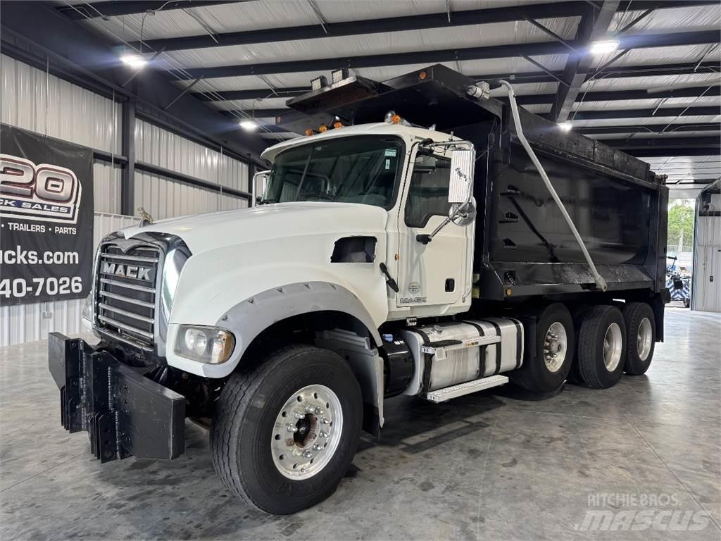 Mack GU713 Dump Trucks