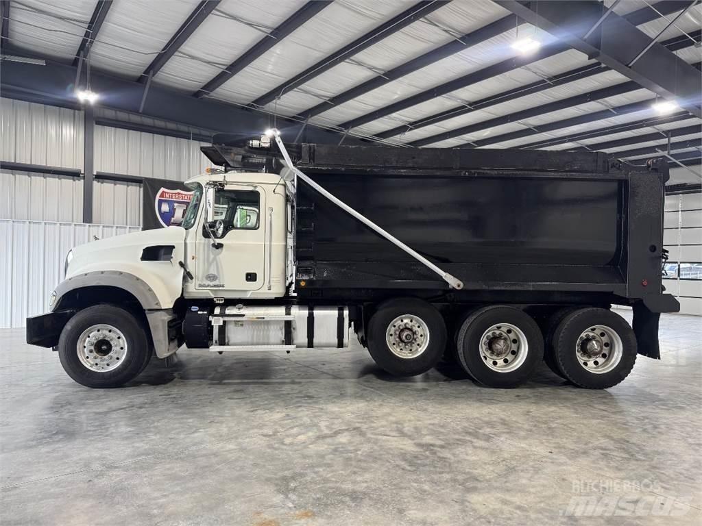 Mack GU713 Dump Trucks
