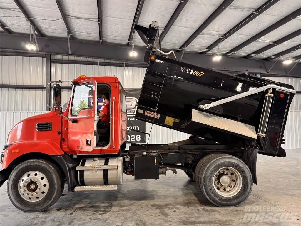 Mack MD6 Dump Trucks