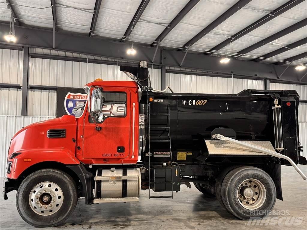 Mack MD6 Dump Trucks