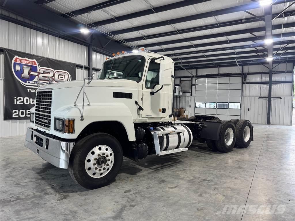 Mack Pinnacle Conventional Trucks / Tractor Trucks