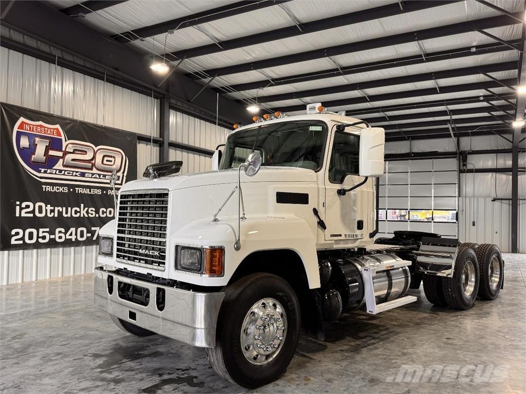 Mack Pinnacle Conventional Trucks / Tractor Trucks