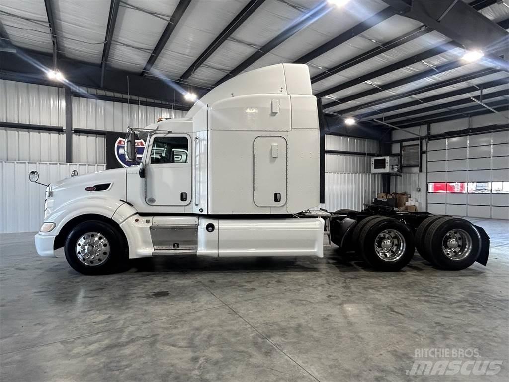 Peterbilt 386 Conventional Trucks / Tractor Trucks