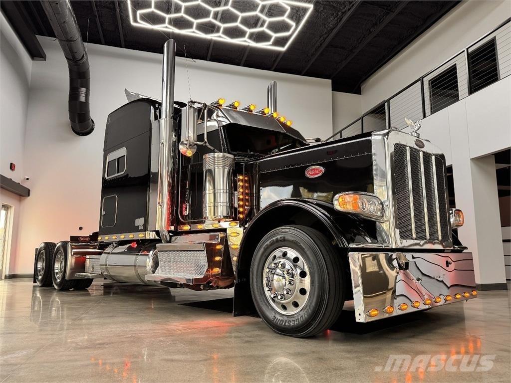 Peterbilt 389 Conventional Trucks / Tractor Trucks