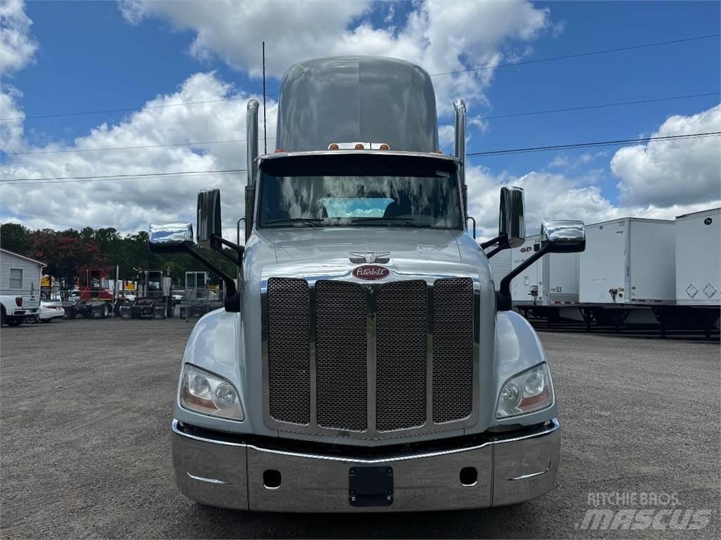Peterbilt 579 Conventional Trucks / Tractor Trucks