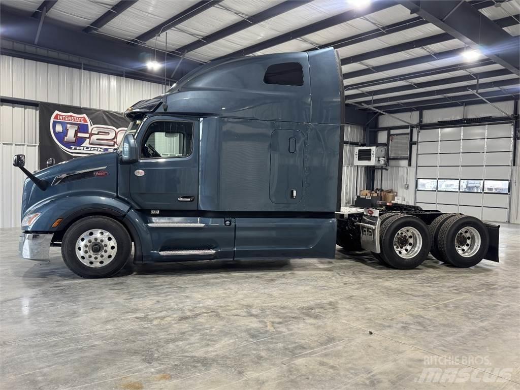 Peterbilt 579 Conventional Trucks / Tractor Trucks