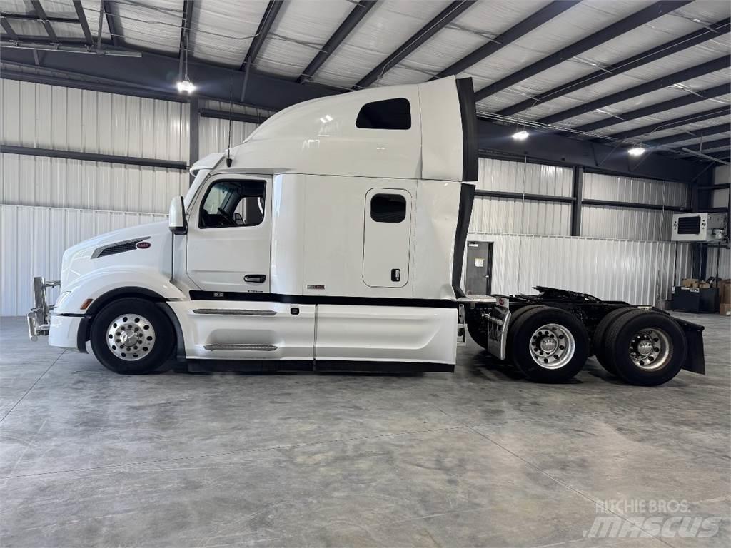Peterbilt 579 Conventional Trucks / Tractor Trucks